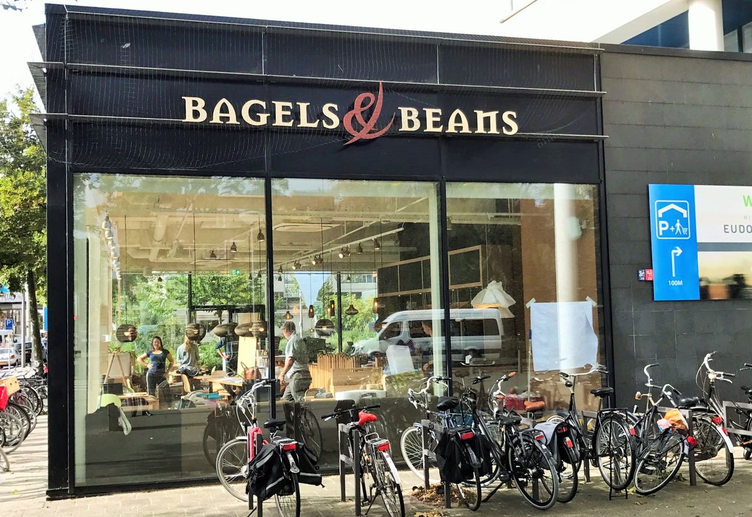Bagels en Beans opent zaak in Winkelcentrum E... PropertyNL